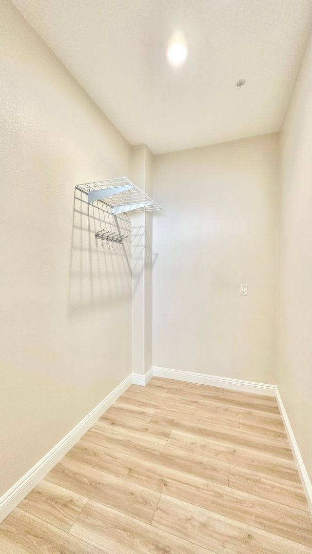 Building Photo - Stunning Fully Detached Casita on Private ...