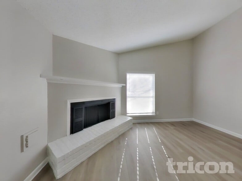 Building Photo - 623 Walston Ln