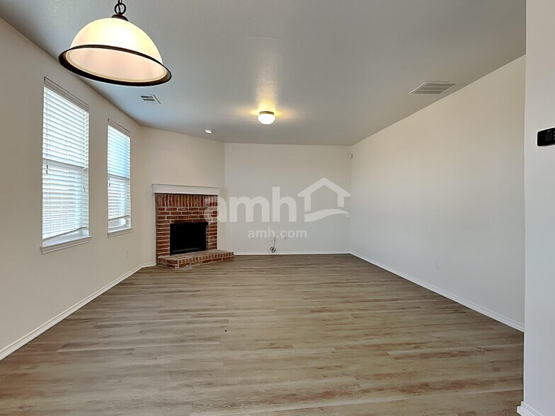 Building Photo - 306 Azalea Dr