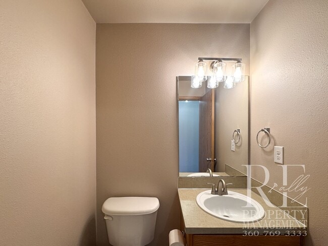 Building Photo - Pet-Friendly 3-Bedroom Home with Fresh LVP, Stylish Updates & Attached Garage