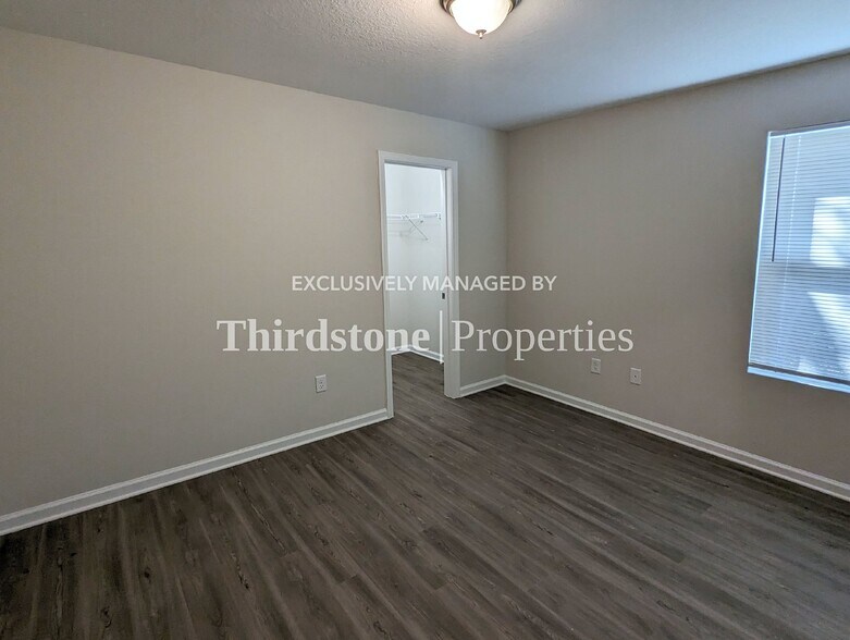 Building Photo - 938 Ardoon St