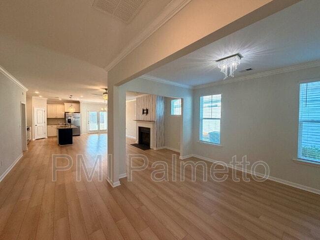 Building Photo - 456 Durwin Wy