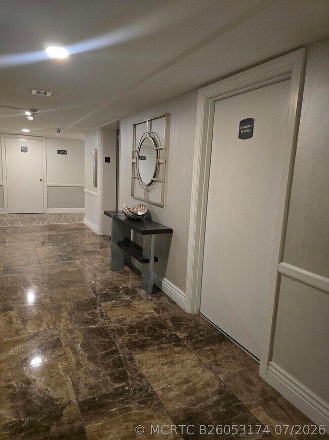Building Photo - 3800 Galt Ocean Dr