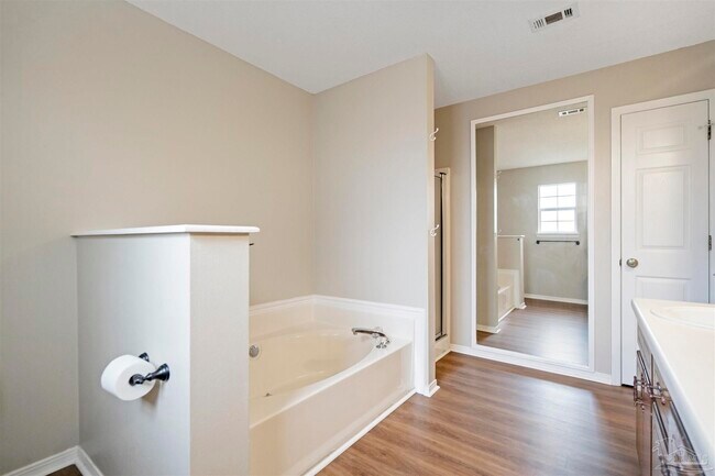 Building Photo - 5320 Powrie Dr