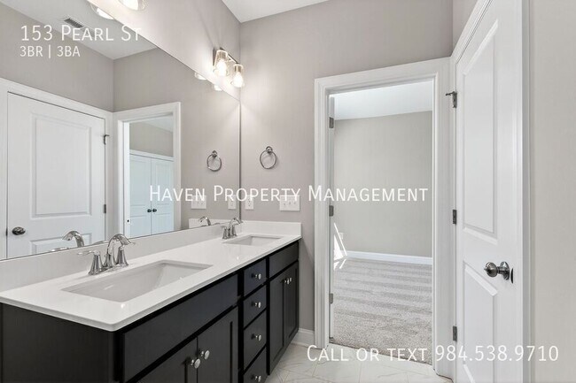 Building Photo - 153 Pearl St