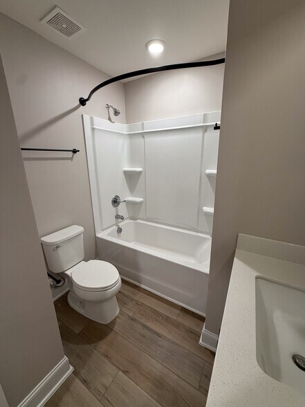 Building Photo - 147 Hyacinth Ln