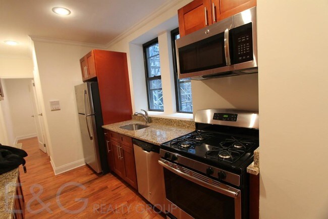 Building Photo - 561 W 163rd St