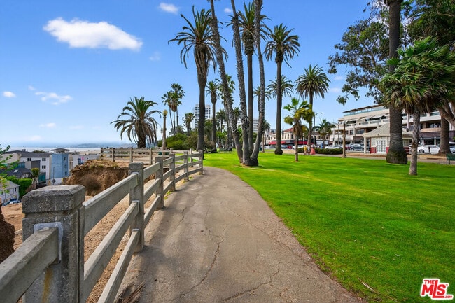 Building Photo - 1234 19th St