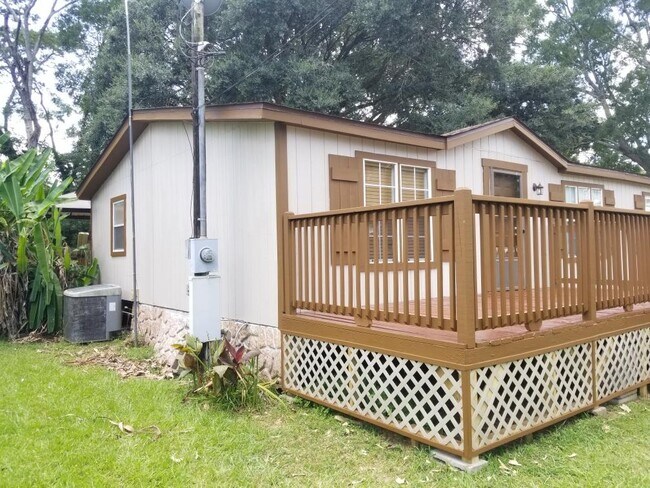 Building Photo - 204 Romero St