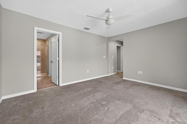 Building Photo - 9415 Randal Park Blvd