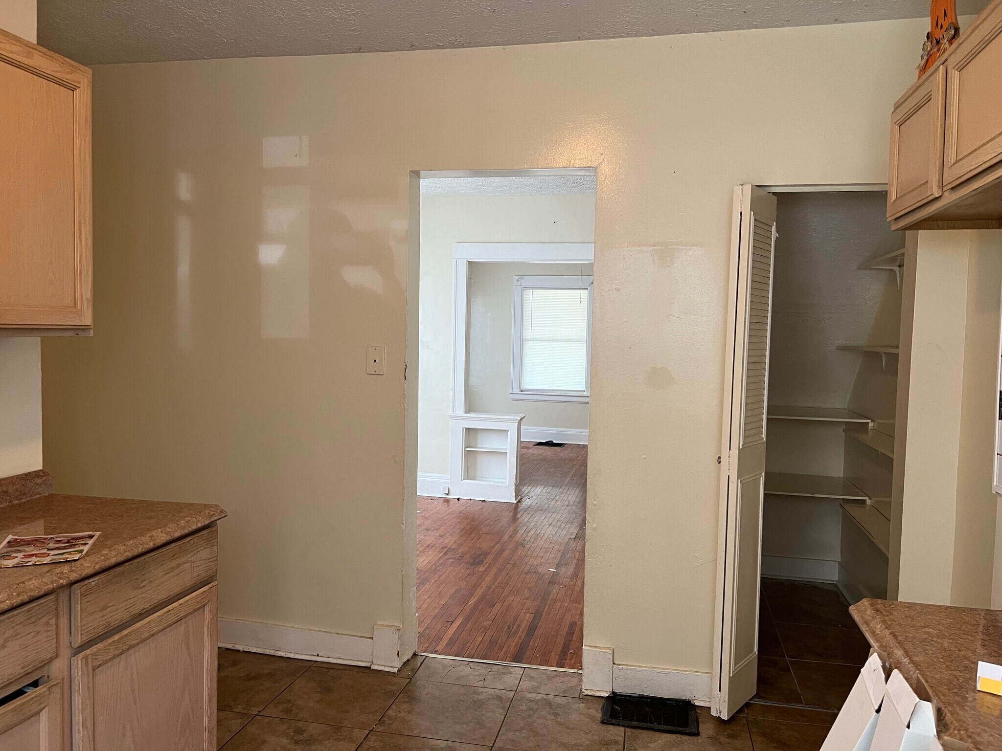 Building Photo - 95 Morton St