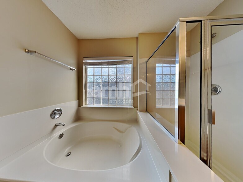 Building Photo - 5100 Morrow Ln
