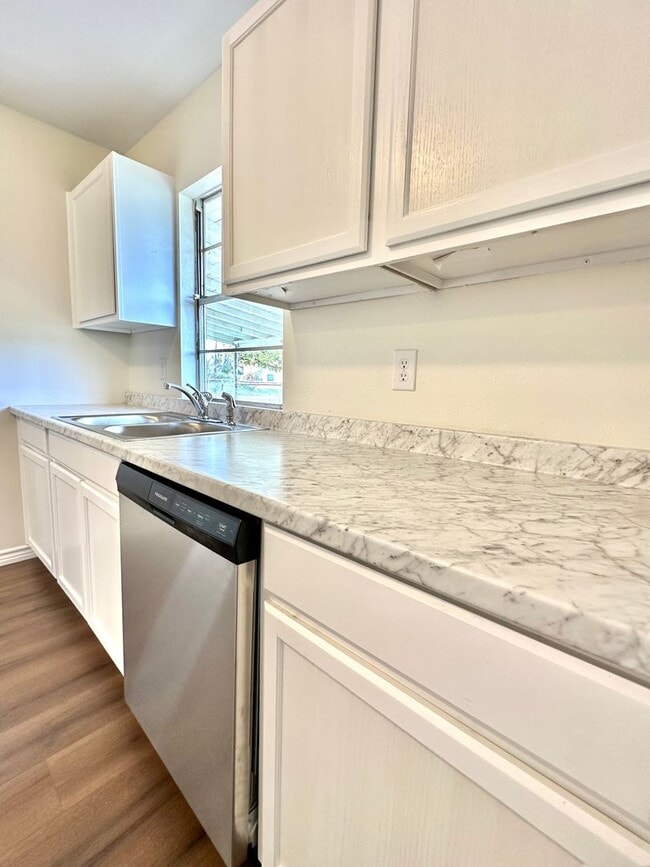 Building Photo - COMING SOON! Remodeled 3 Bedroom Home For ...