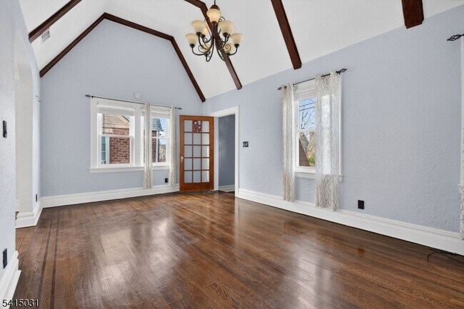 Building Photo - 2096 Lentz Ave