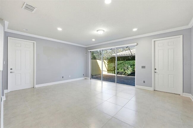 Building Photo - 12061 Breda Ln