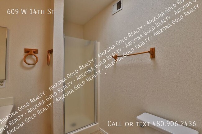 Building Photo - Tempe Los Prados