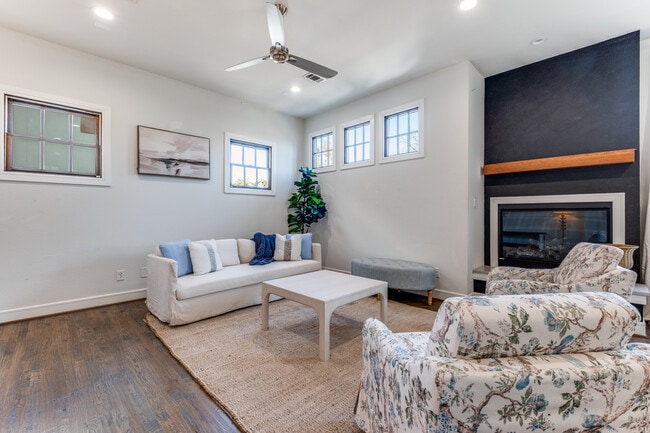 Building Photo - 5073 Gaston Ave