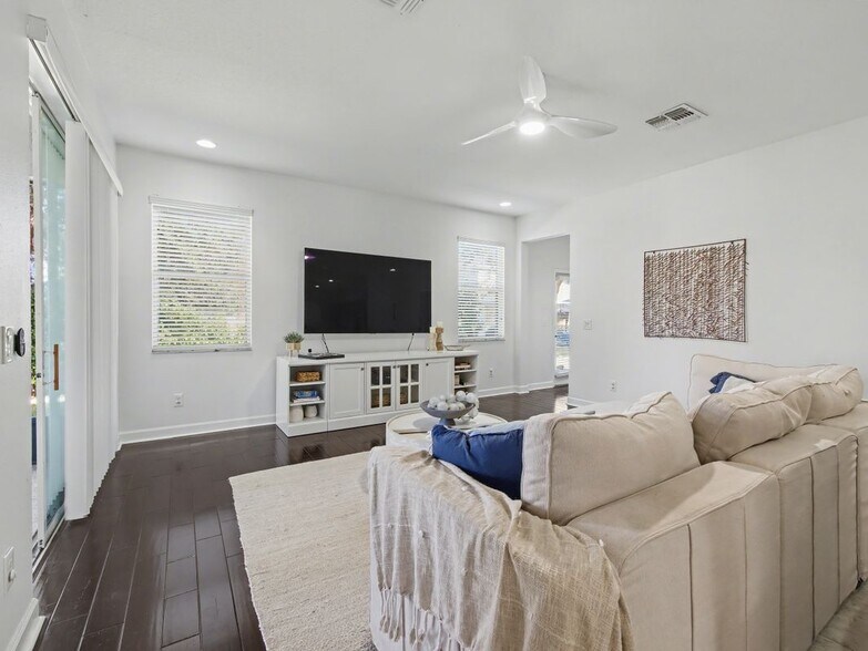 Building Photo - 1098 Harmony Ln