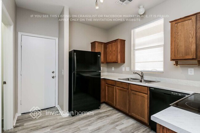 Building Photo - 3023 S 101st Ave