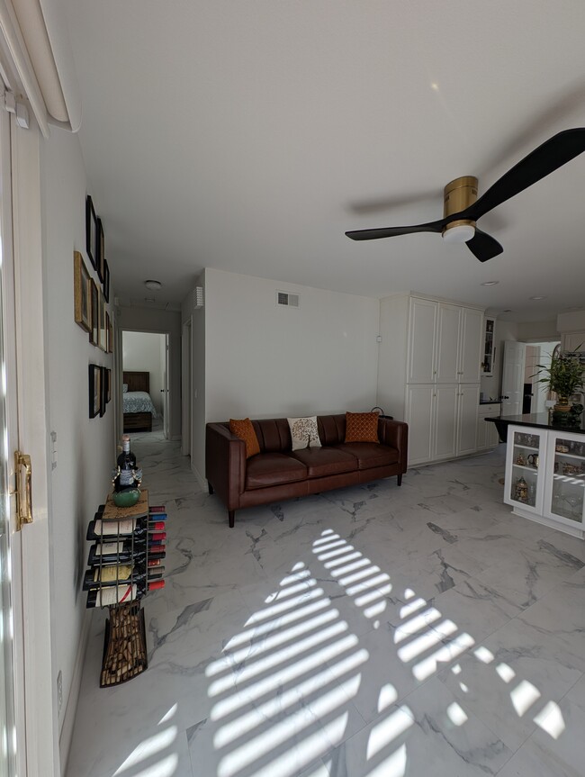 Building Photo - 42 Almond Tree Ln