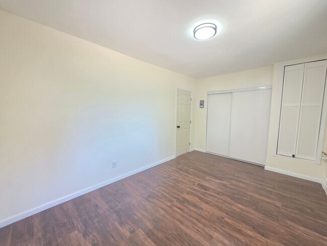 Building Photo - 44113 4th St E