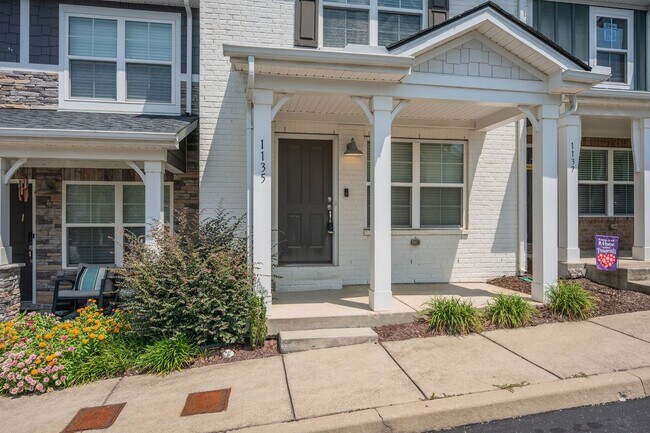 Building Photo - 1135 Lilly Valley Way
