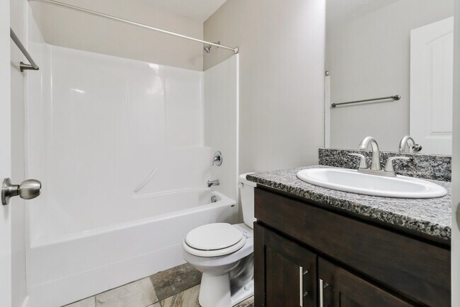 Building Photo - 3770 N Downwater St