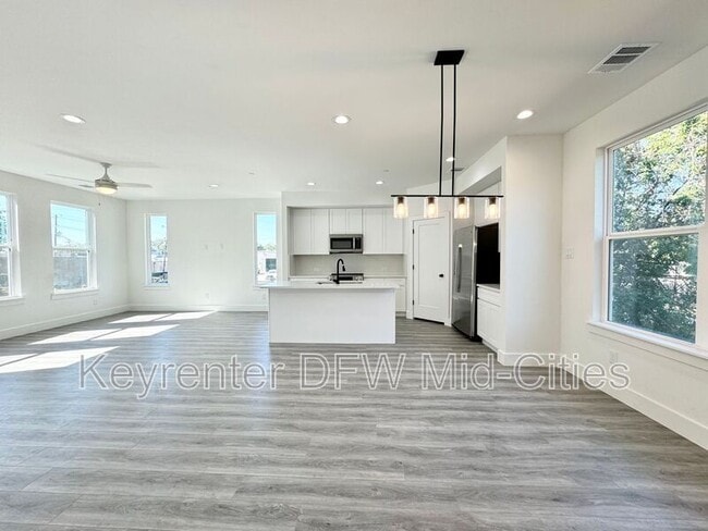 Building Photo - 7302 Uloho Wy