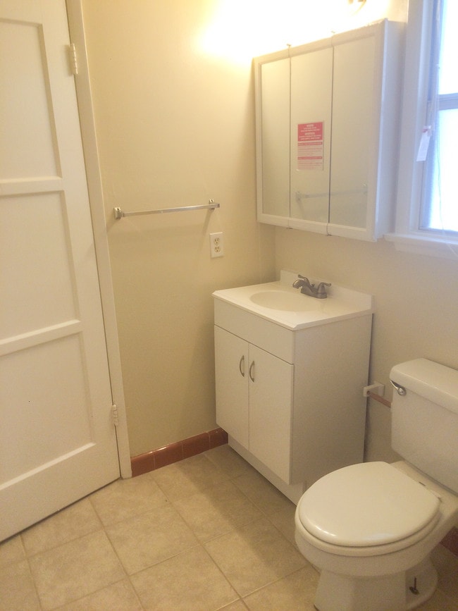 Building Photo - FABULOUS WESTCHESTER 1-BEDROOM APT. HOME