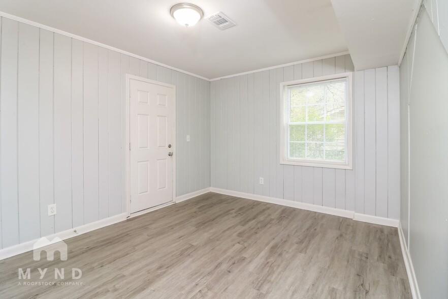 Building Photo - 4262 Cottage Ln