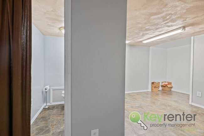Building Photo - 3 Bedroom | 3 Bathroom - Ready to Entertai...
