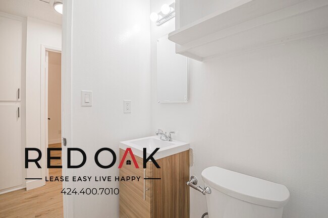 Building Photo - 2244 S Western Ave