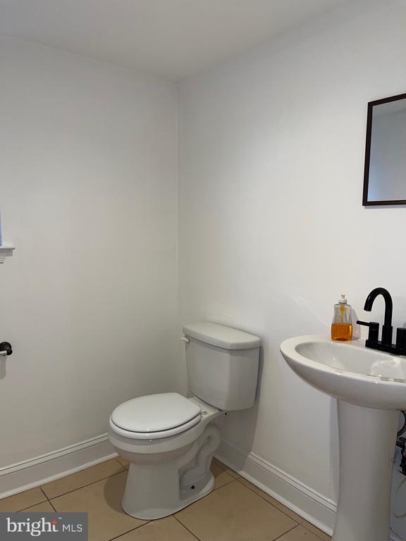 Building Photo - 1324 N Hancock St