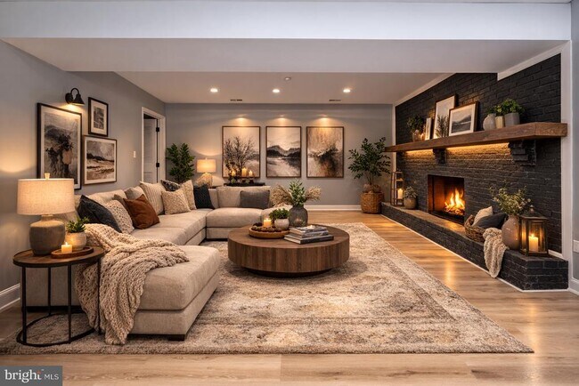 Building Photo - 110 Elaine Dr