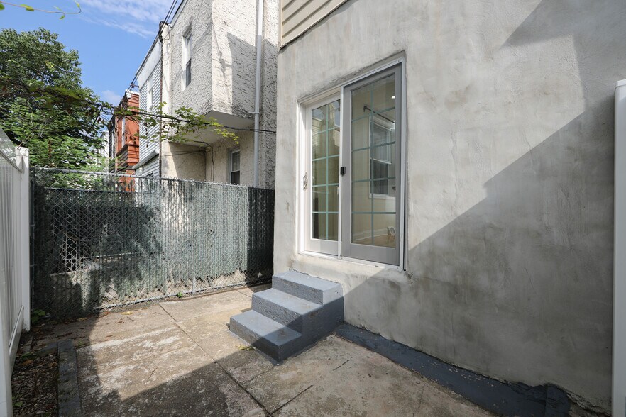 Building Photo - 2928 Turner St