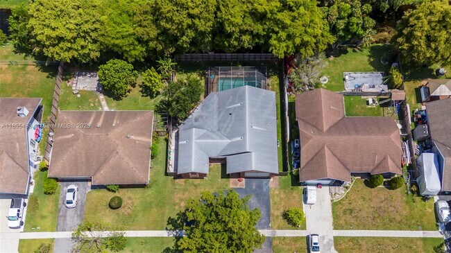 Building Photo - 6955 NW 18th St