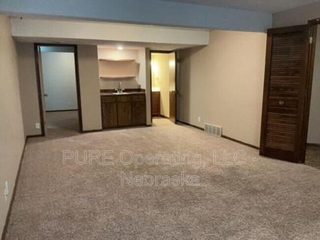 Building Photo - 10821 Curtis Ave Cir