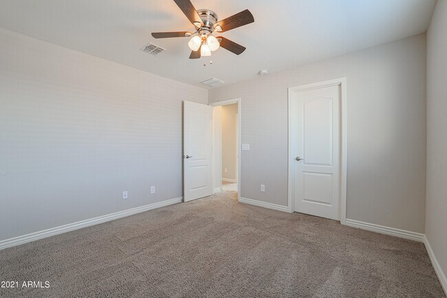 Building Photo - 2736 E Mews Rd