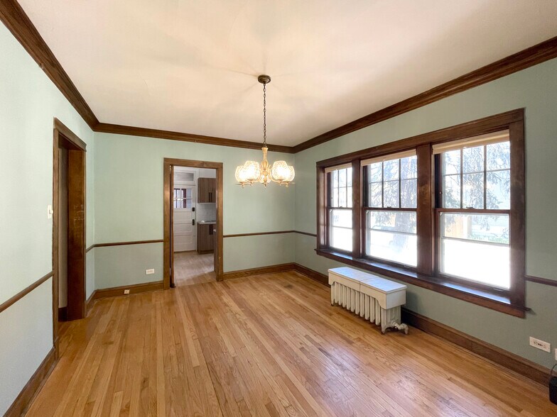 Dining Room - 4100 W Newport Ave