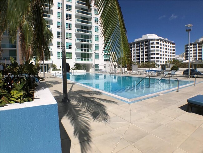 Building Photo - 950 Brickell Bay Dr