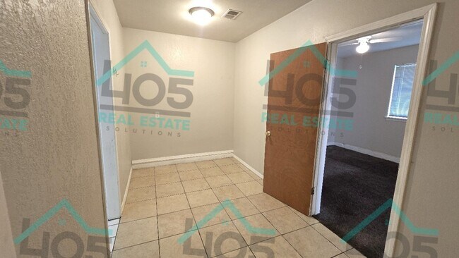 Building Photo - 4 Bedroom Rental in Del City