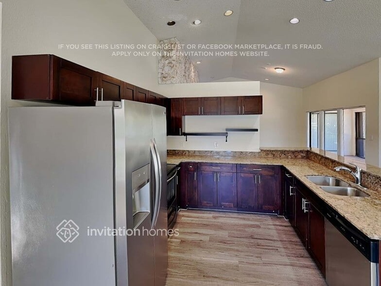 Building Photo - 10941 NW 7th St