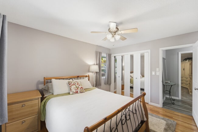 Building Photo - 6502 Allison Ave