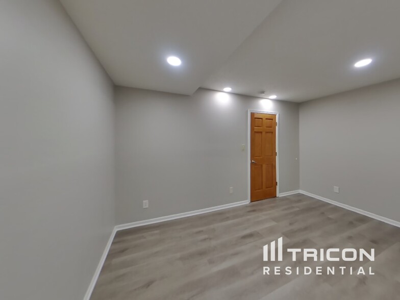 Building Photo - 4005 Deerwood Trail