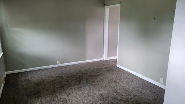 Building Photo - 4129 Valley St