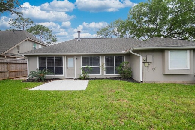 Building Photo - 2903 Avanti Dr
