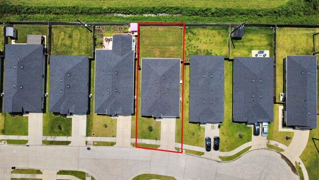 Building Photo - 8614 Shumard Oak Dr