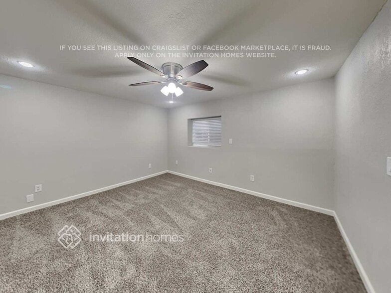 Building Photo - 6142 Oakwood Blvd