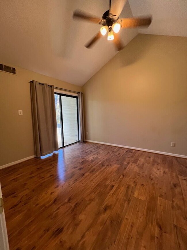 Building Photo - CONDO WITH LOFT IN GAITHERSBURG
