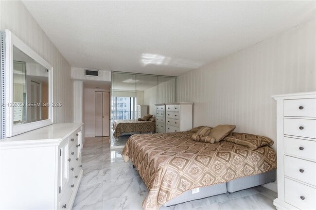 Building Photo - 9273 Collins Ave